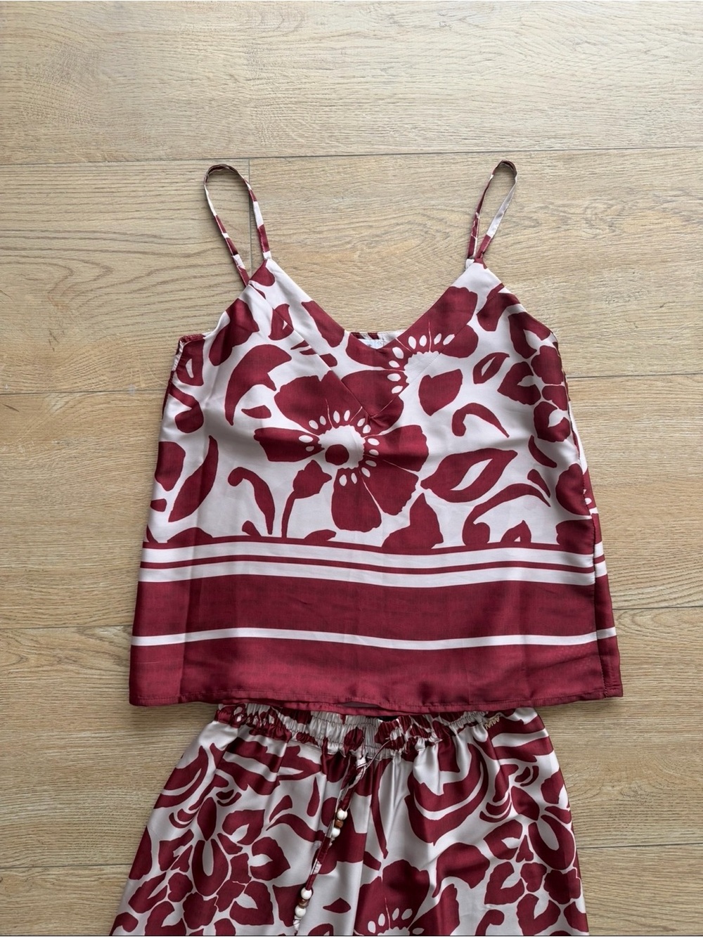 Floral Wide-Leg Two-Piece Set in Burgundy and Cream - Picture 3 of 7